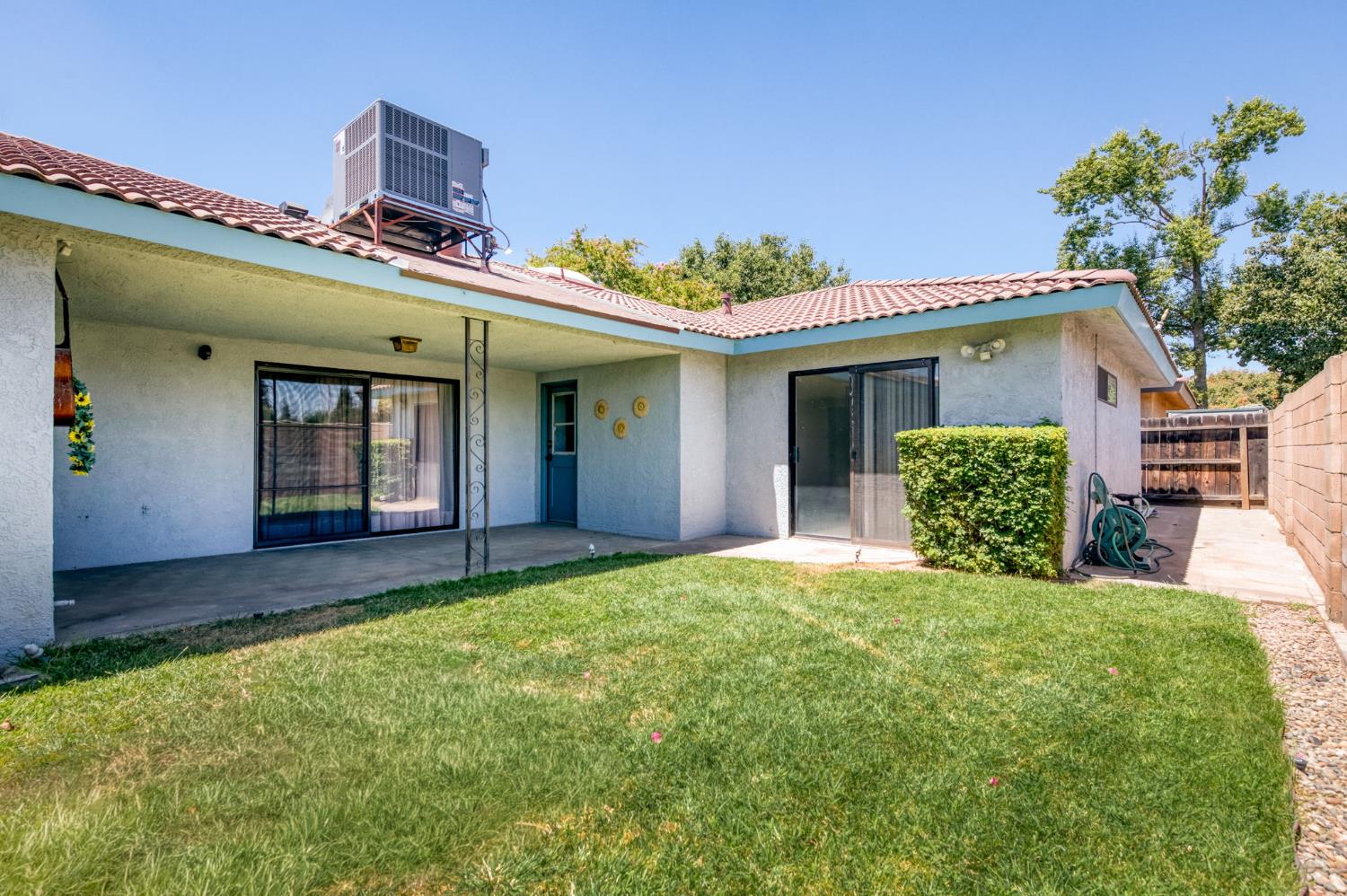 7636 N Gearhart Ave, Fresno, CA 93720