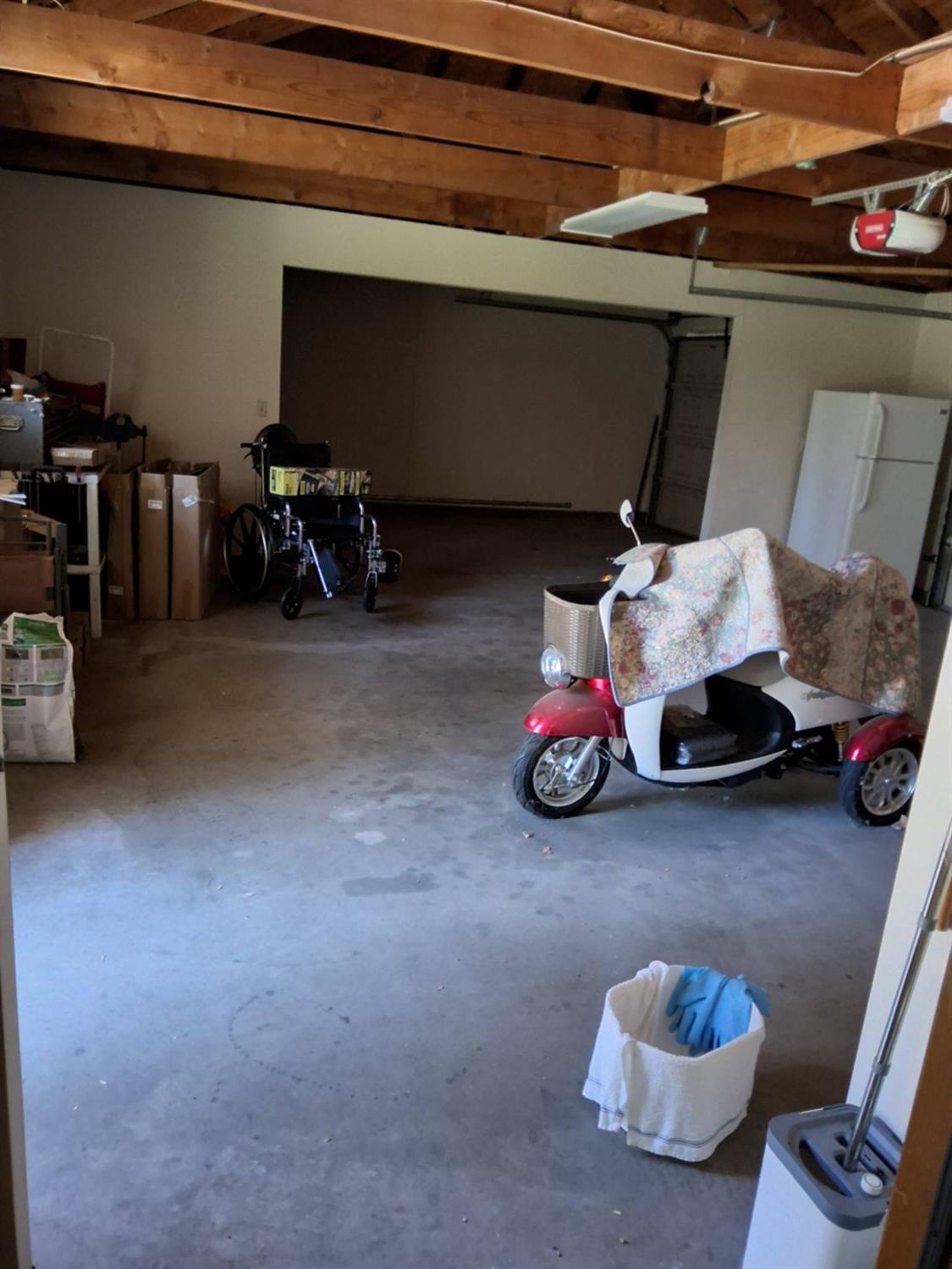 2270 Alamos Ave, Clovis, CA 93611
