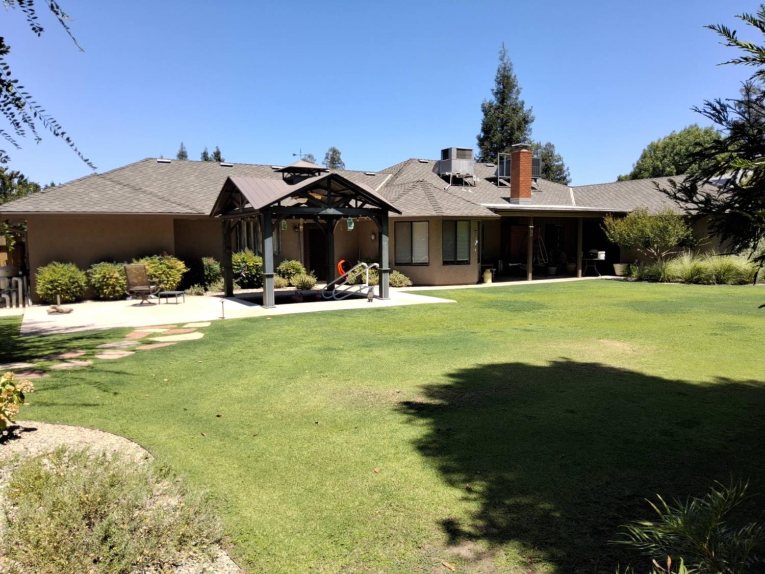 2270 Alamos Ave, Clovis, CA 93611