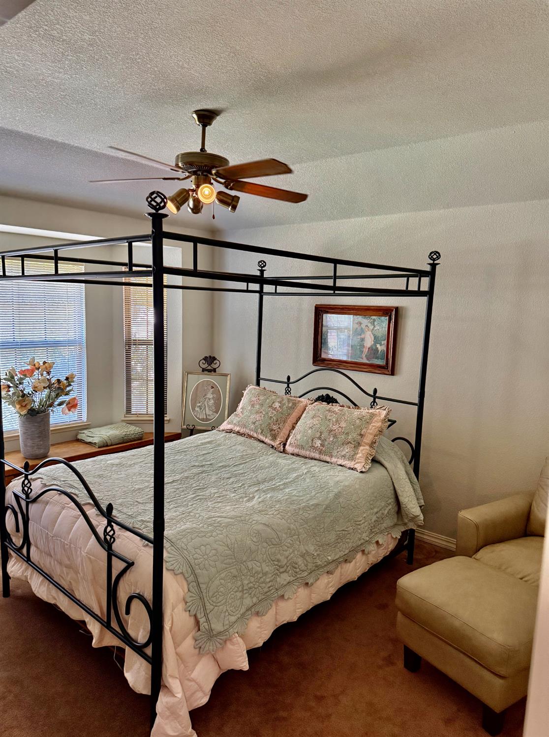2270 Alamos Ave, Clovis, CA 93611
