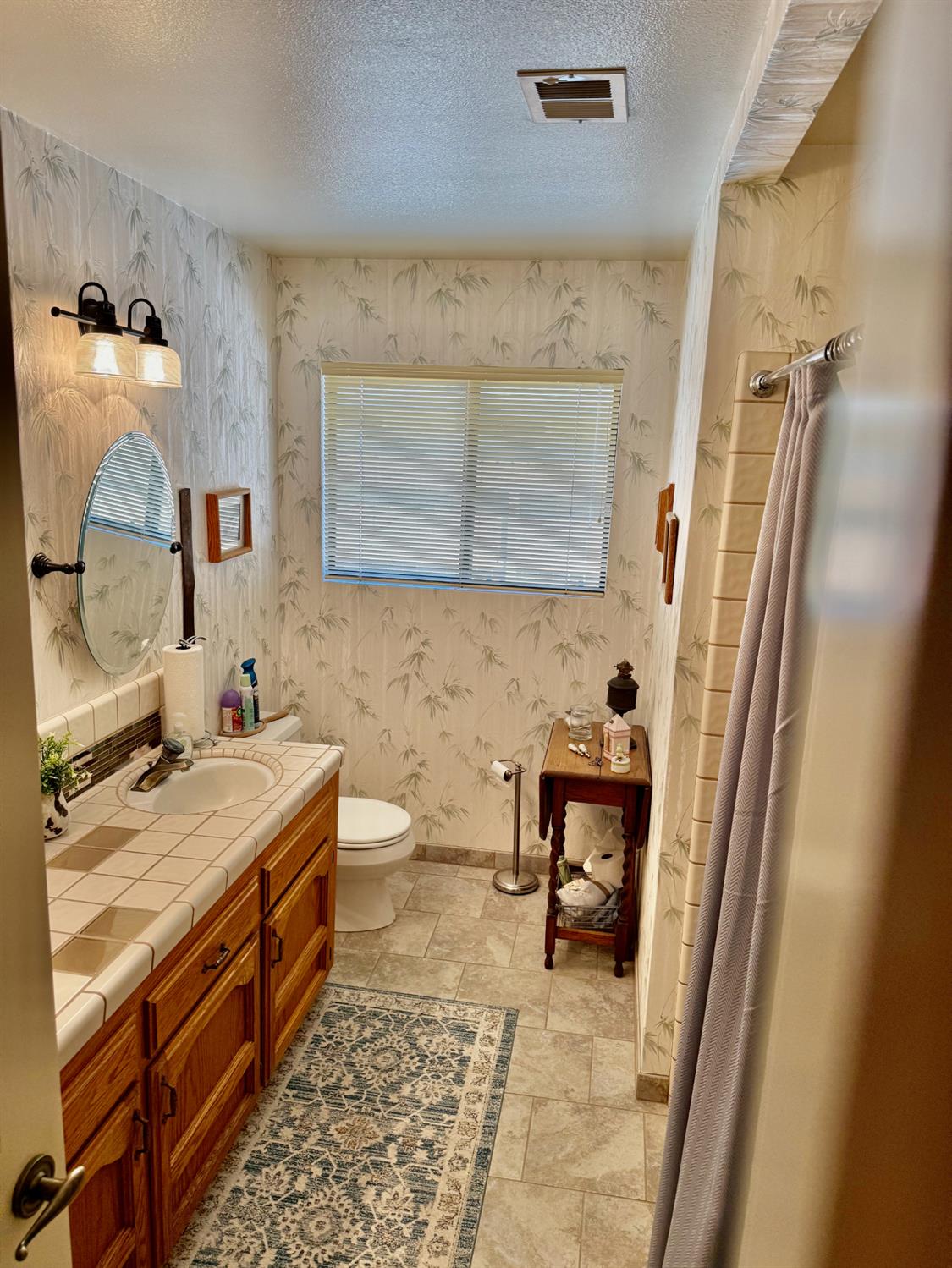 2270 Alamos Ave, Clovis, CA 93611