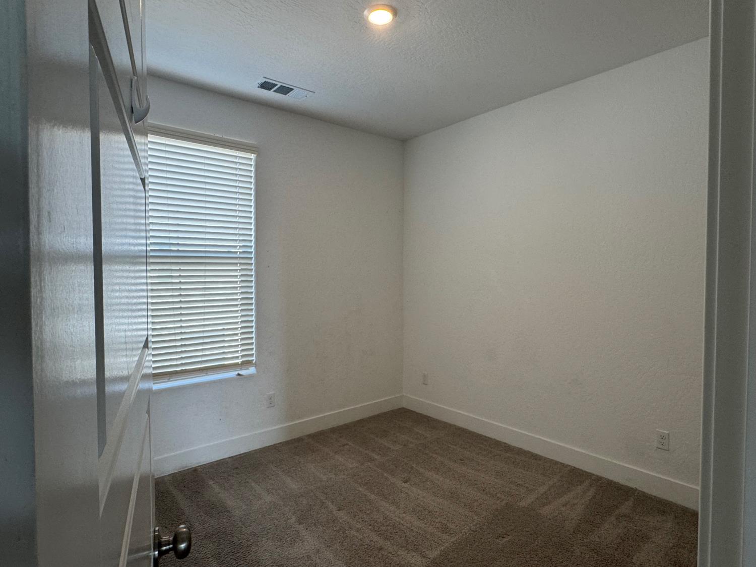 606 W Mahogany Ln, Clovis, CA 93611