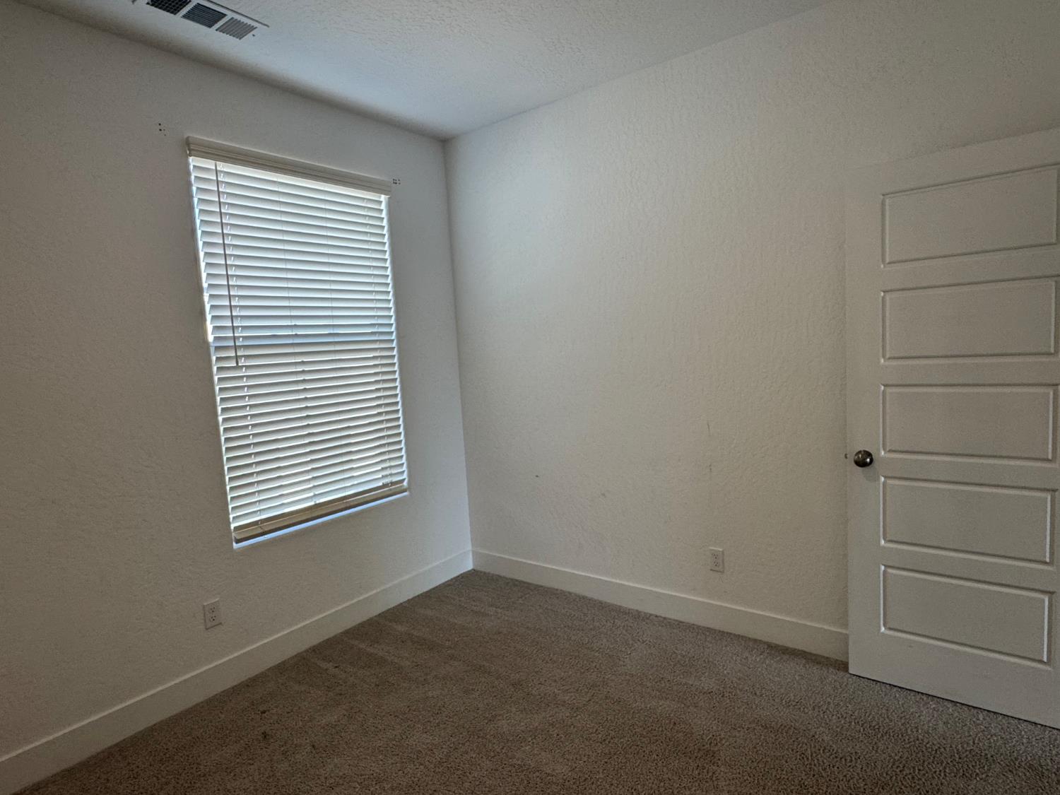 606 W Mahogany Ln, Clovis, CA 93611