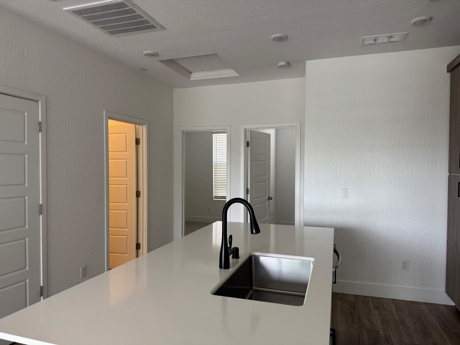 606 W Mahogany Ln, Clovis, CA 93611