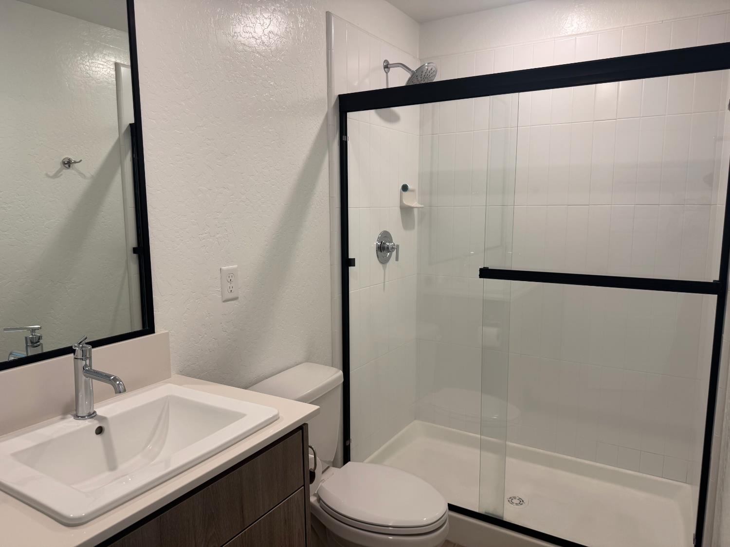606 W Mahogany Ln, Clovis, CA 93611