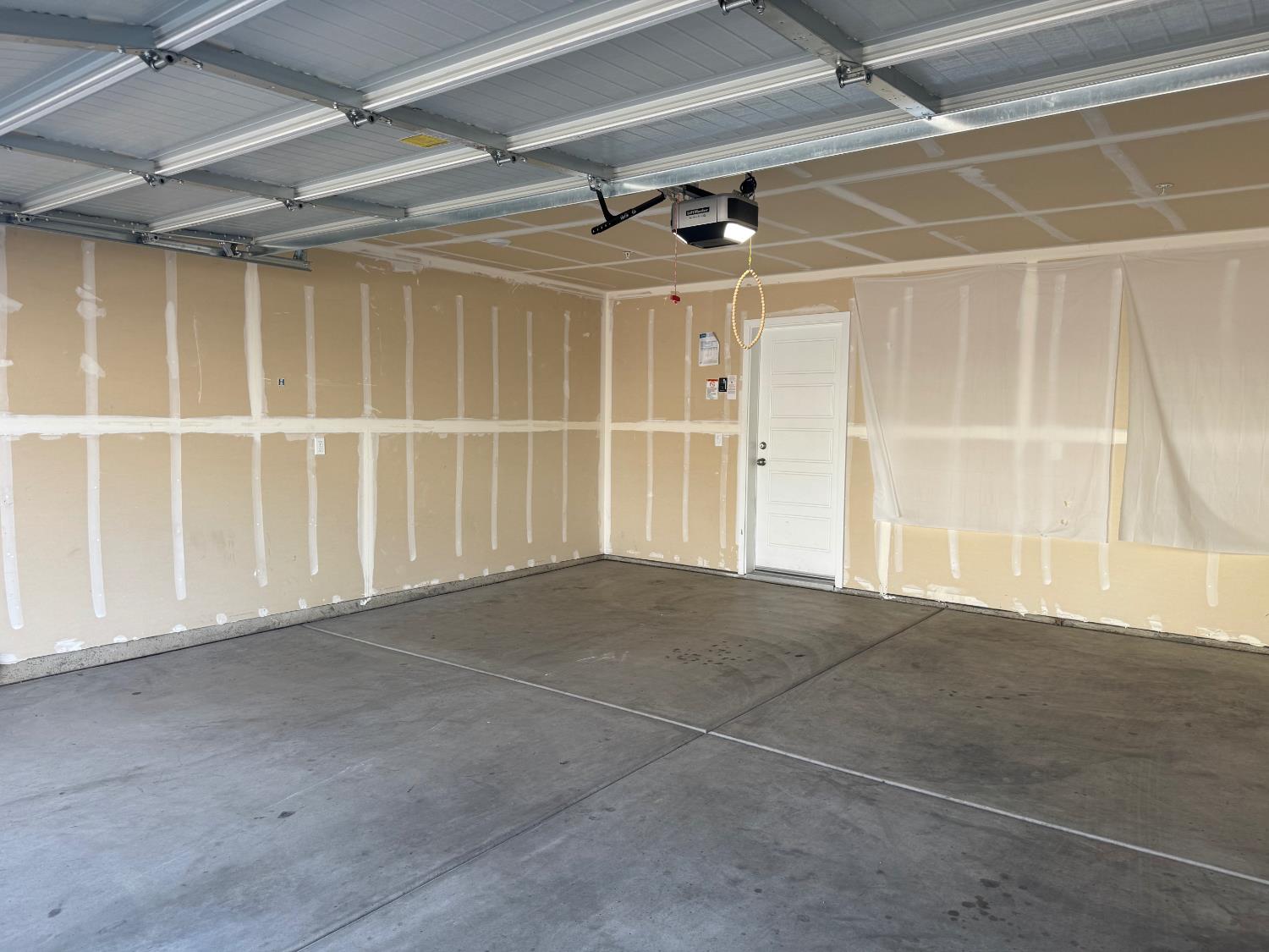 606 W Mahogany Ln, Clovis, CA 93611
