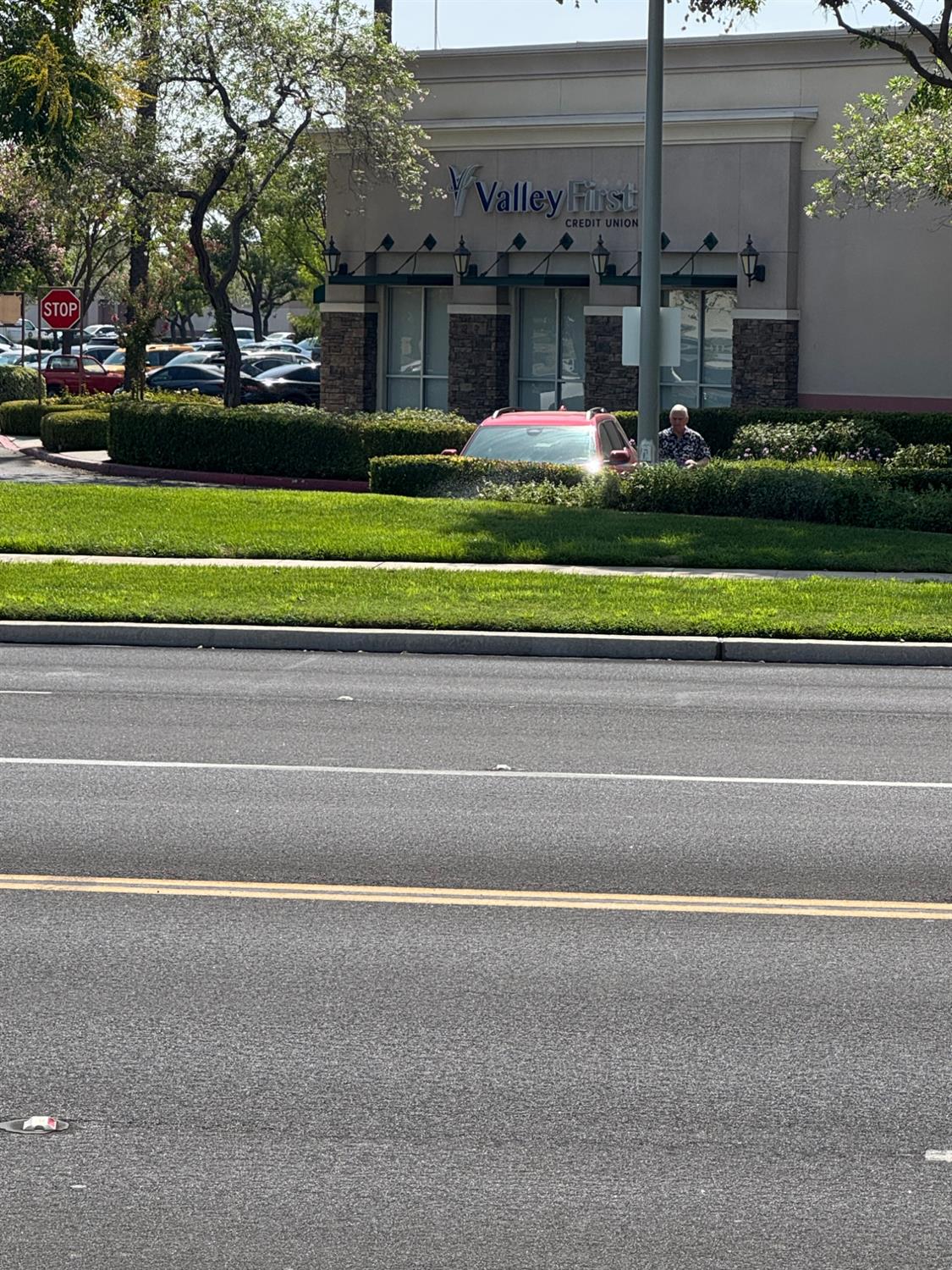 606 W Mahogany Ln, Clovis, CA 93611