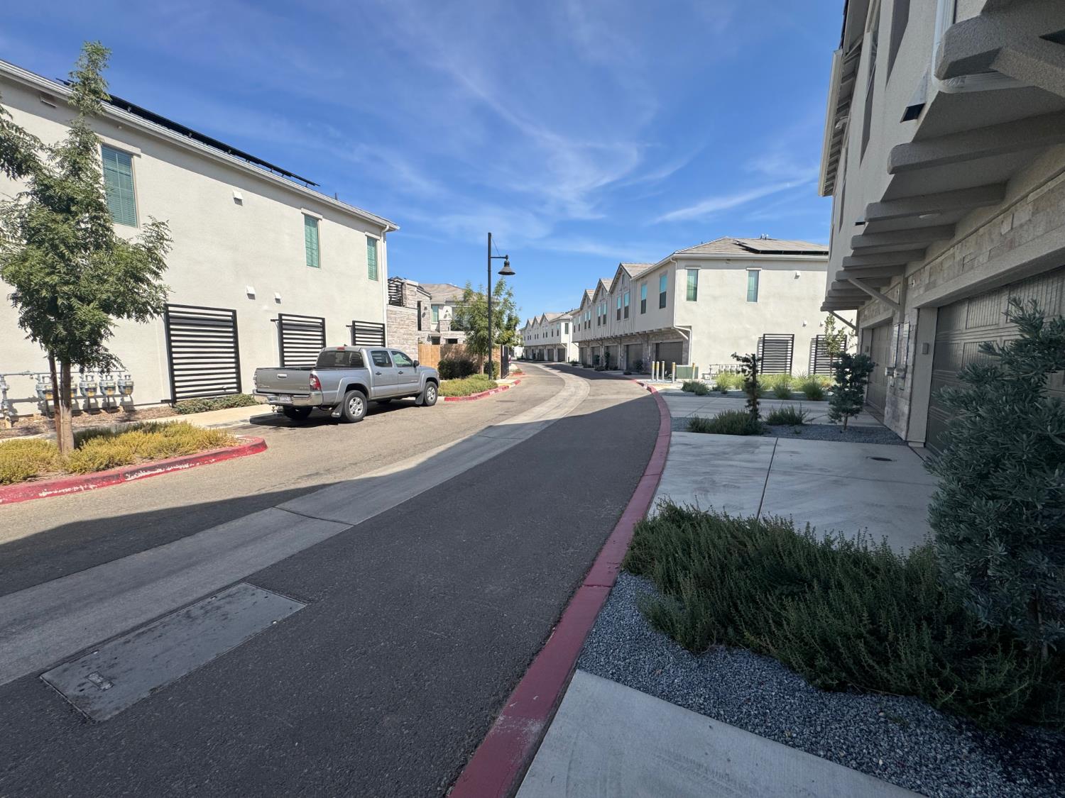606 W Mahogany Ln, Clovis, CA 93611