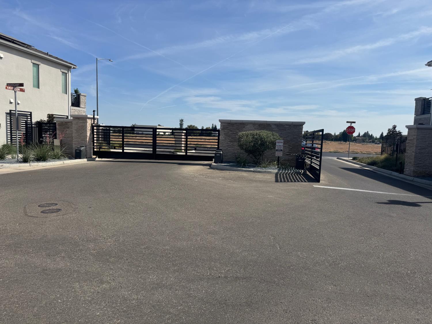 606 W Mahogany Ln, Clovis, CA 93611