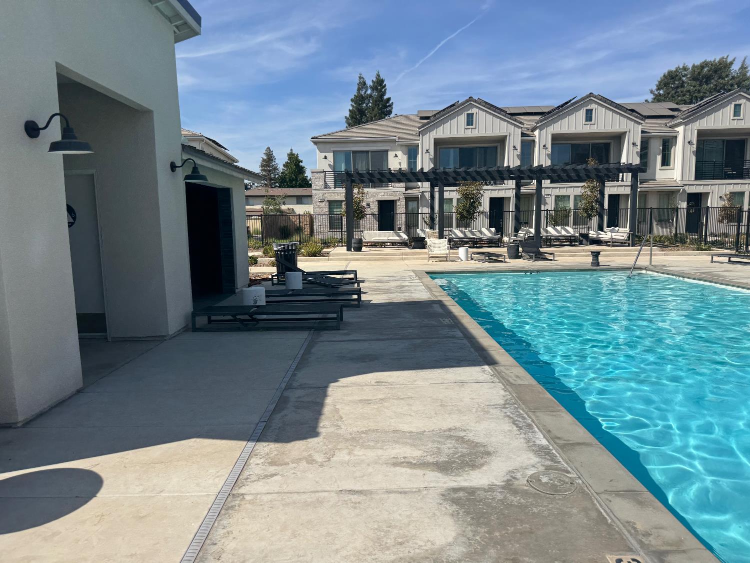 606 W Mahogany Ln, Clovis, CA 93611