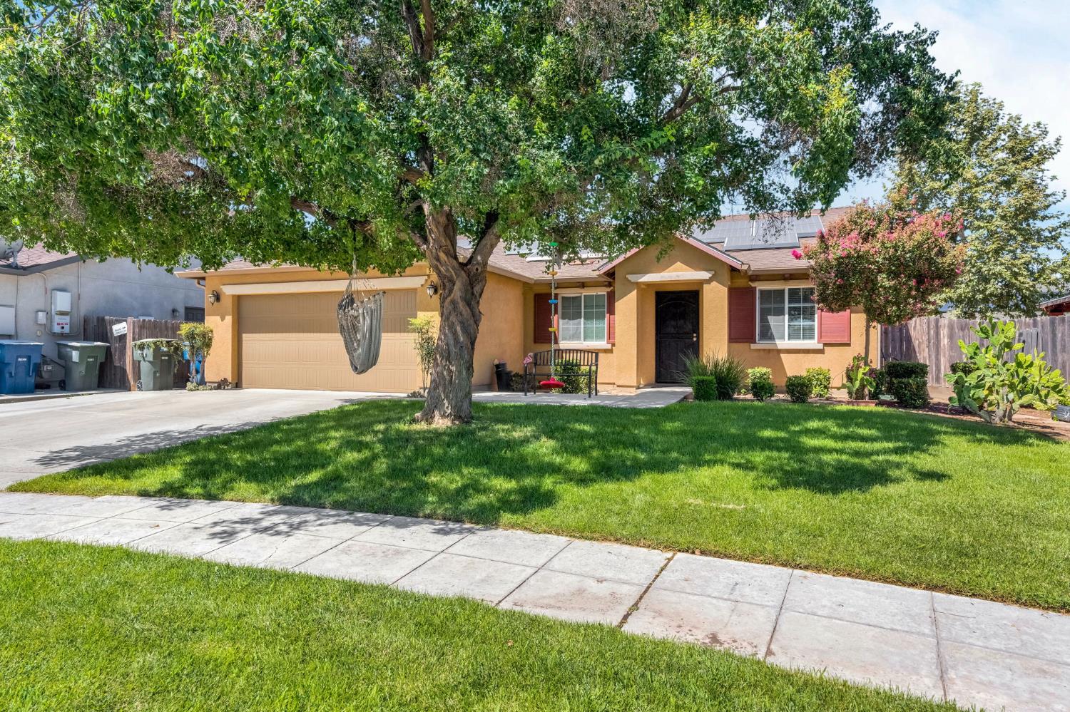 512 S Sunnyside Ave, Fresno, CA 93727
