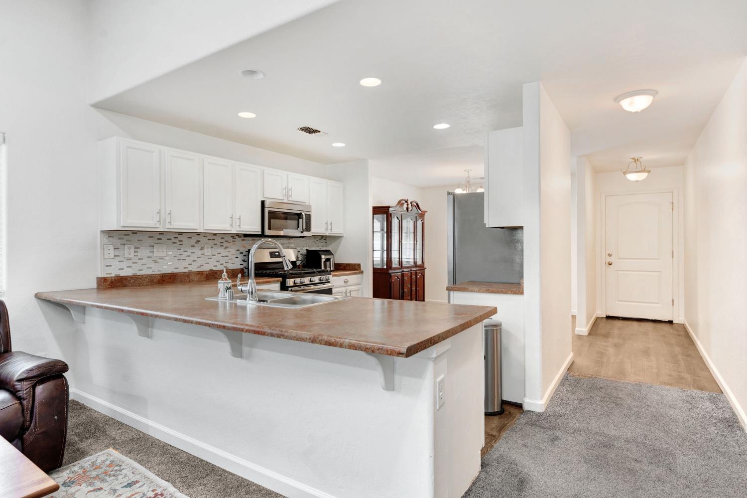 512 S Sunnyside Ave, Fresno, CA 93727