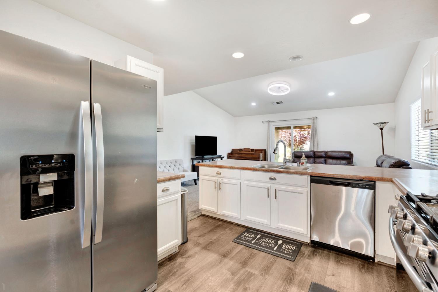 512 S Sunnyside Ave, Fresno, CA 93727