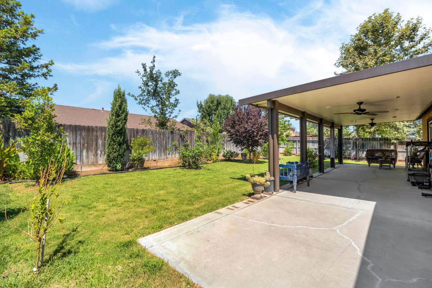 512 S Sunnyside Ave, Fresno, CA 93727