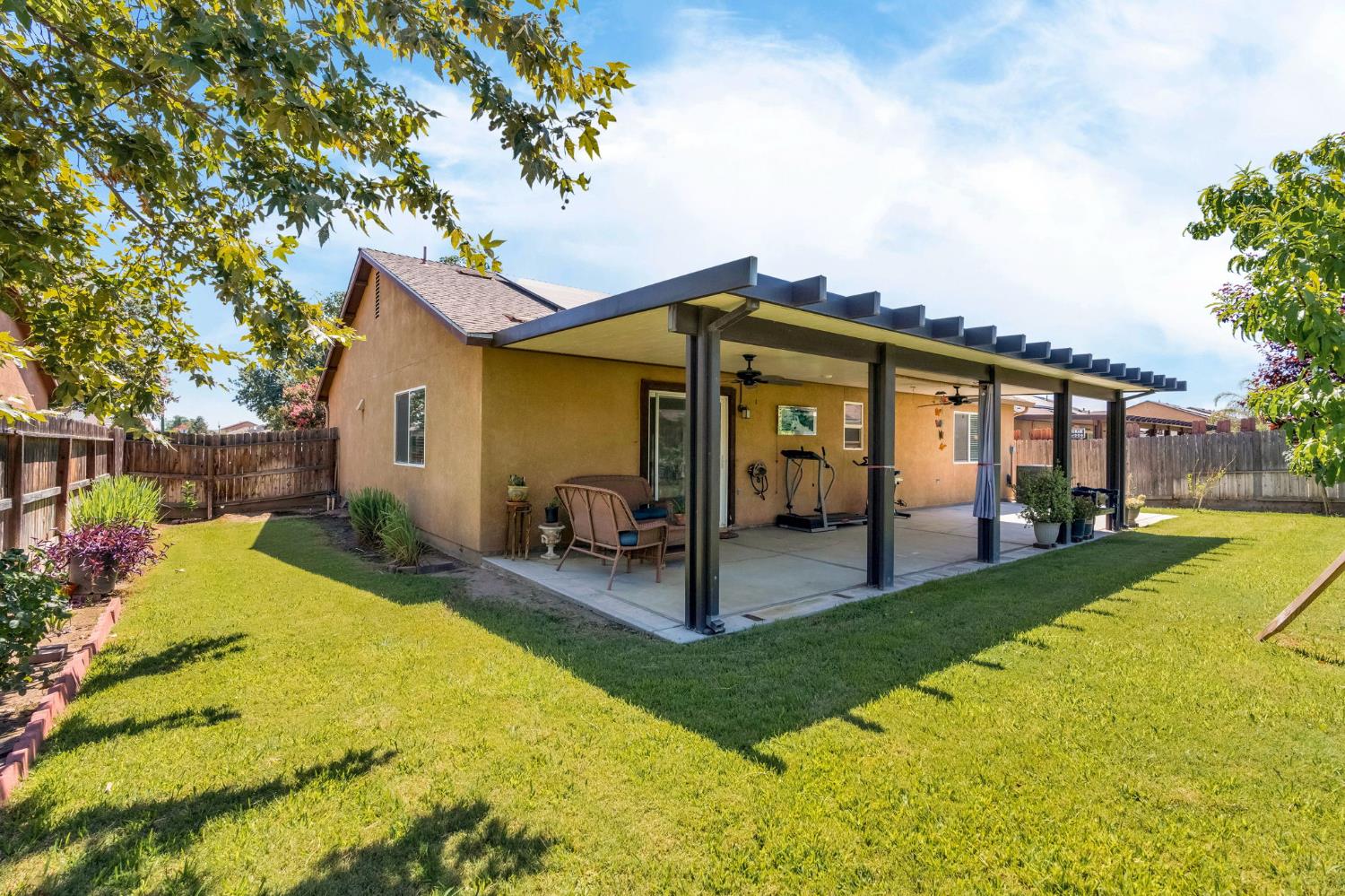 512 S Sunnyside Ave, Fresno, CA 93727