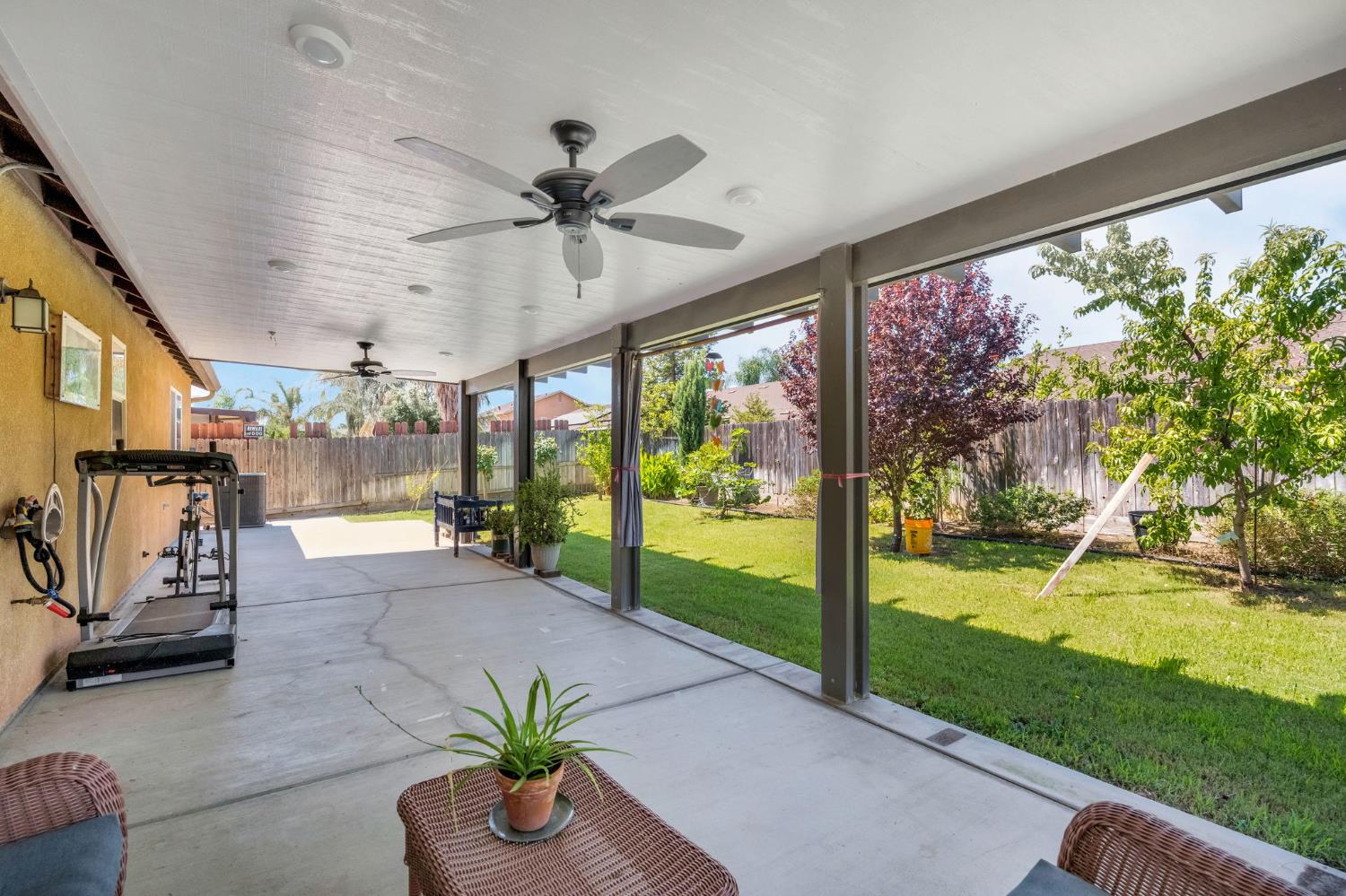 512 S Sunnyside Ave, Fresno, CA 93727