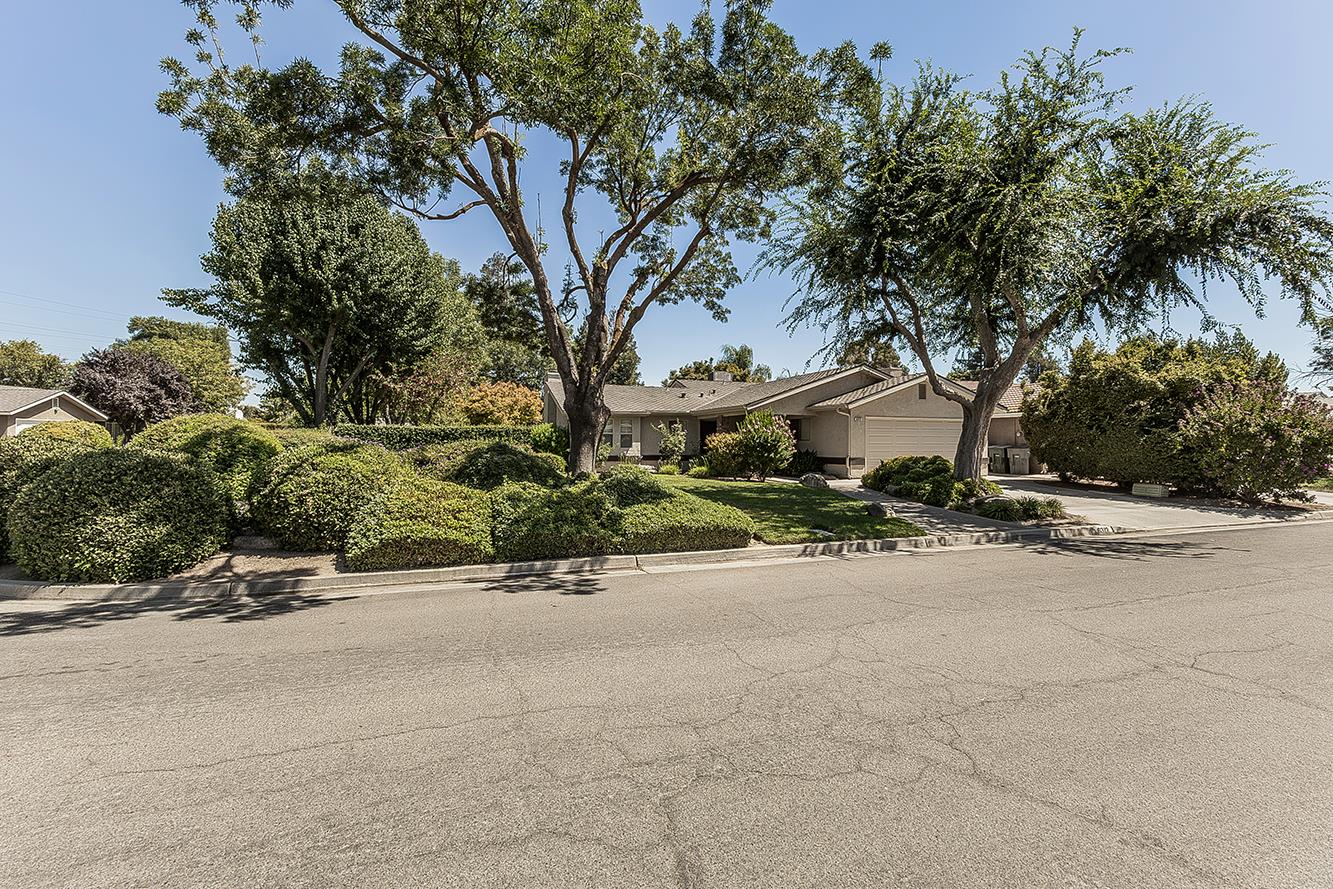 6312 N Ellendale Ave, Fresno, CA 93722