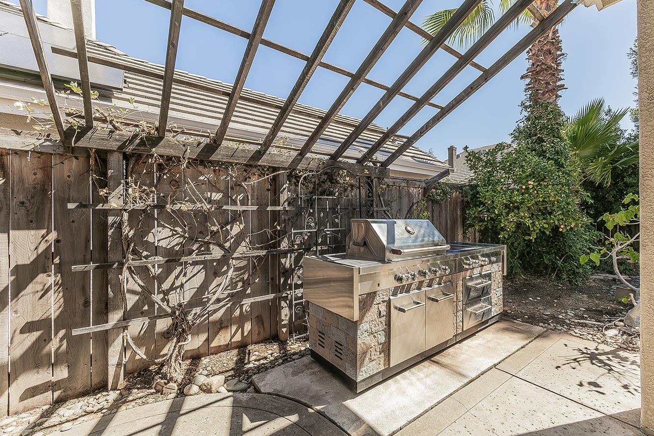 10202 N Boyd Ave, Fresno, CA 93730