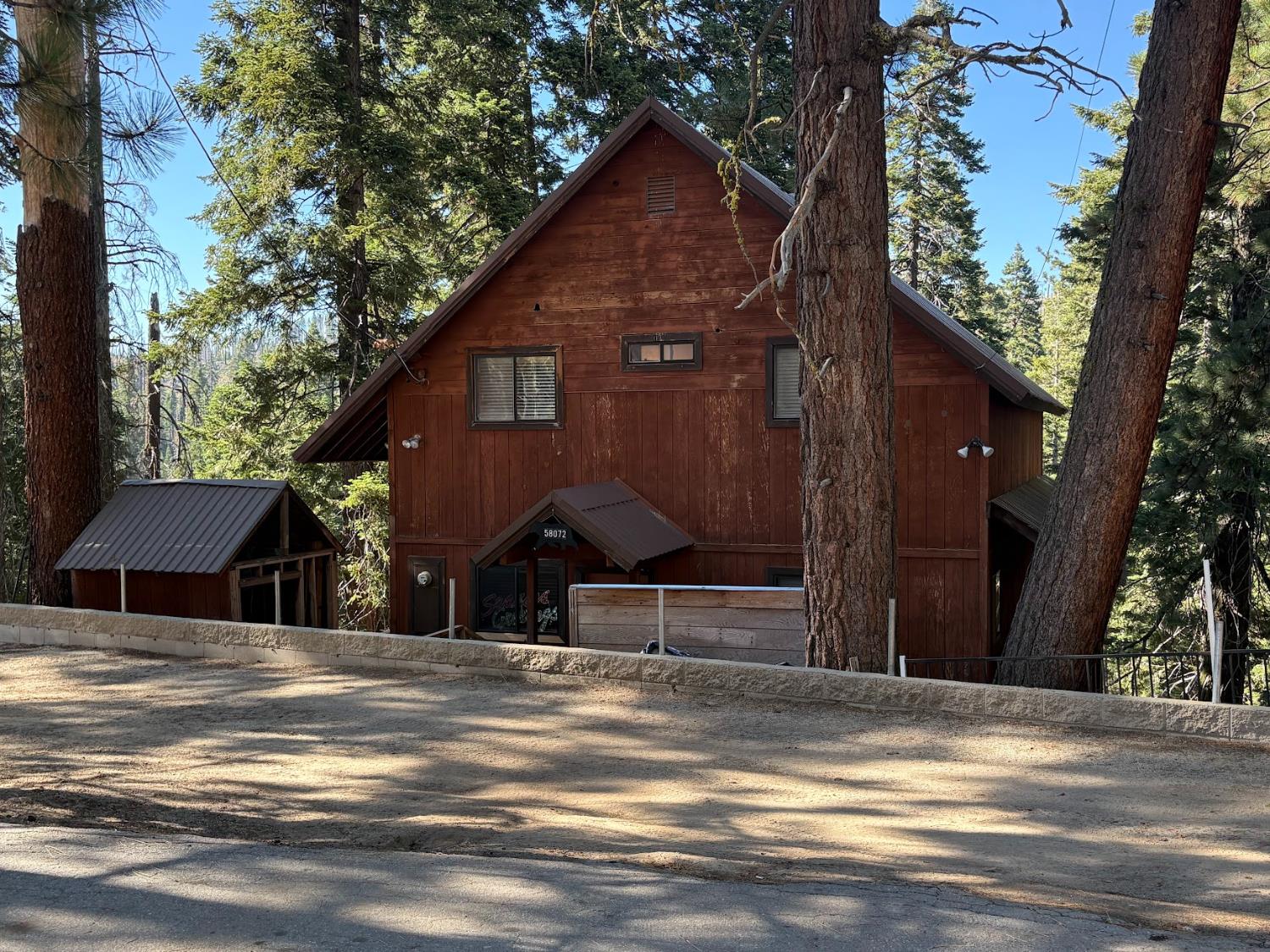 58072 Summit Dr, Springville, CA 93265
