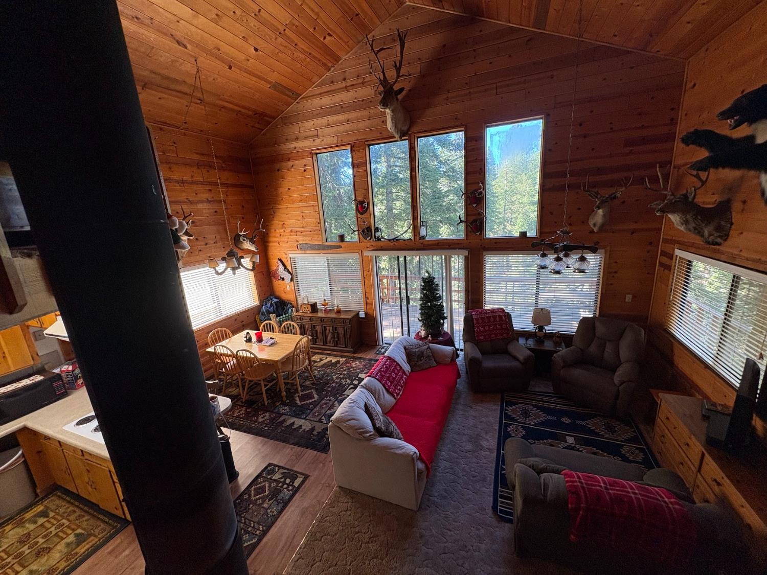58072 Summit Dr, Springville, CA 93265