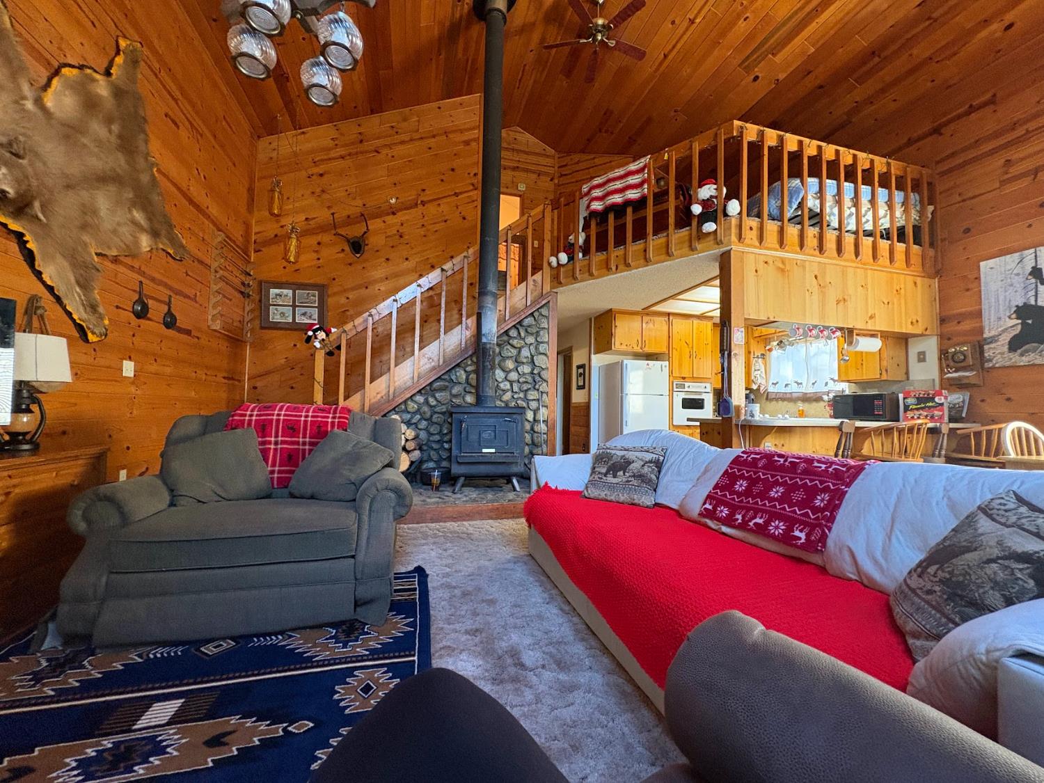 58072 Summit Dr, Springville, CA 93265