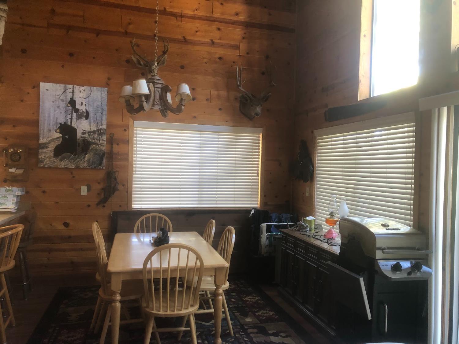 58072 Summit Dr, Springville, CA 93265