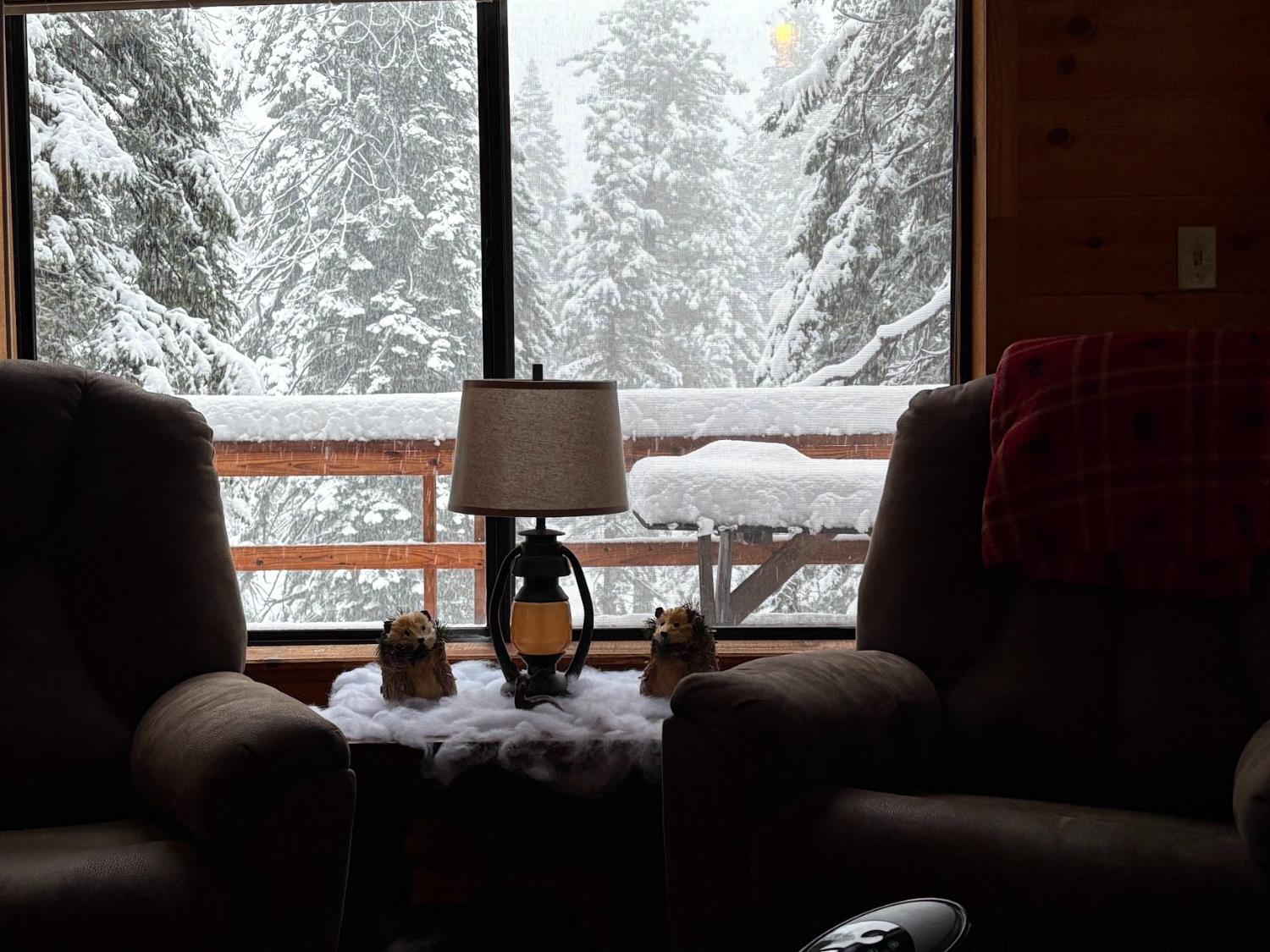 58072 Summit Dr, Springville, CA 93265