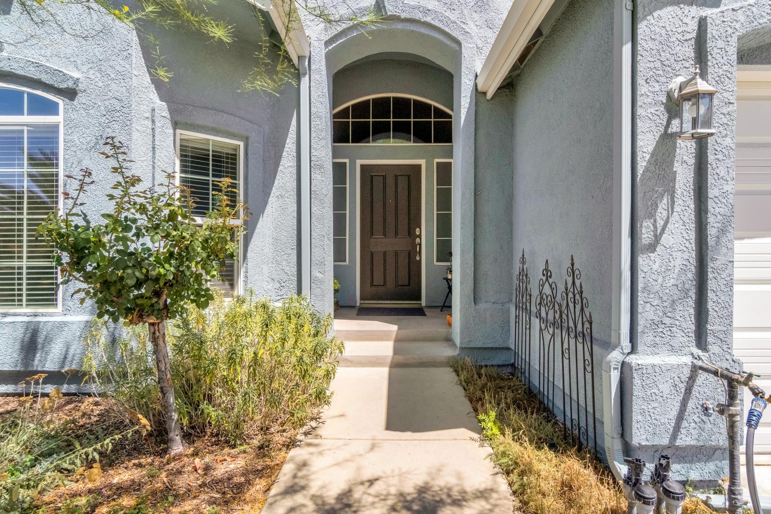 1138 E Pinehurst Ave, Fresno, CA 93730