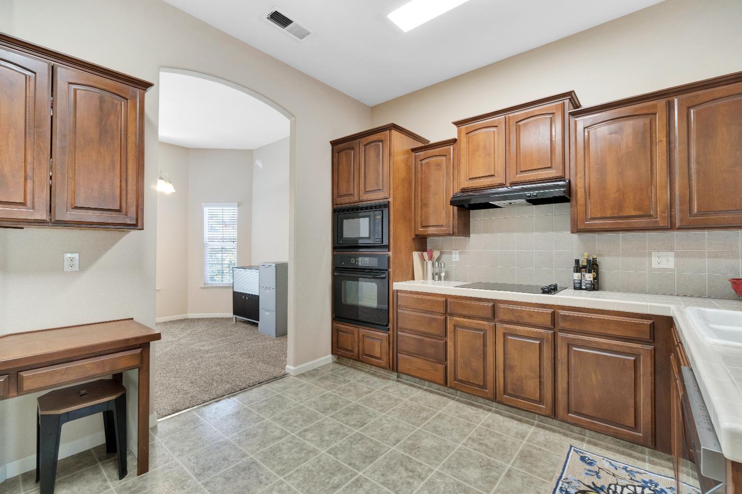 1138 E Pinehurst Ave, Fresno, CA 93730
