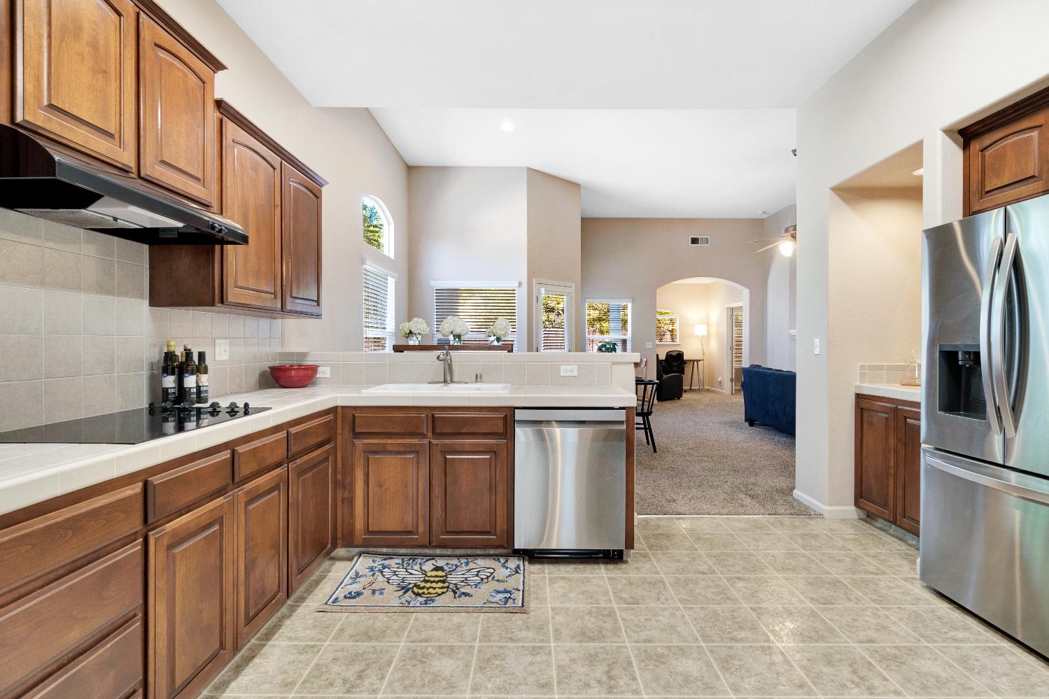 1138 E Pinehurst Ave, Fresno, CA 93730