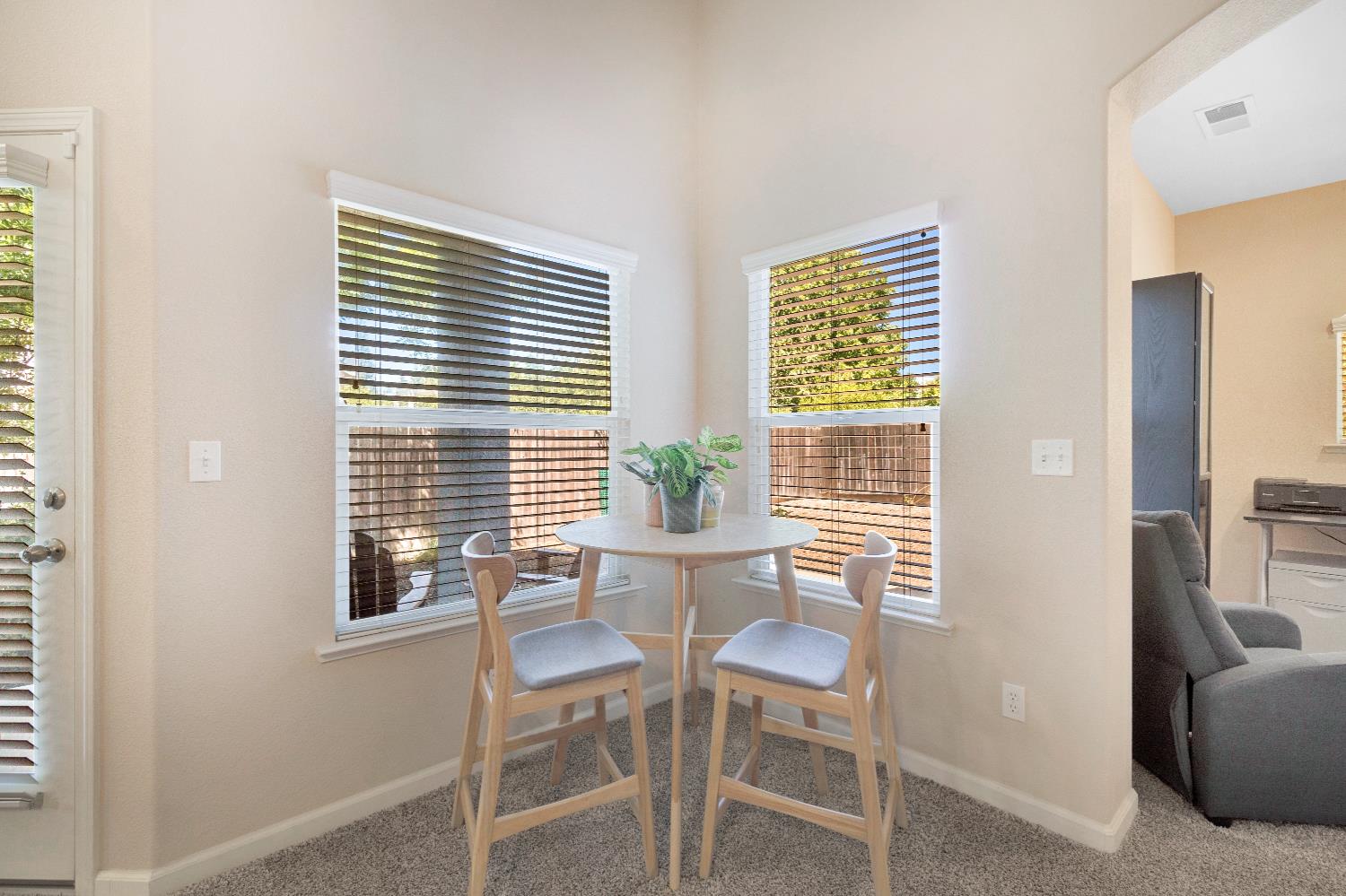 1138 E Pinehurst Ave, Fresno, CA 93730