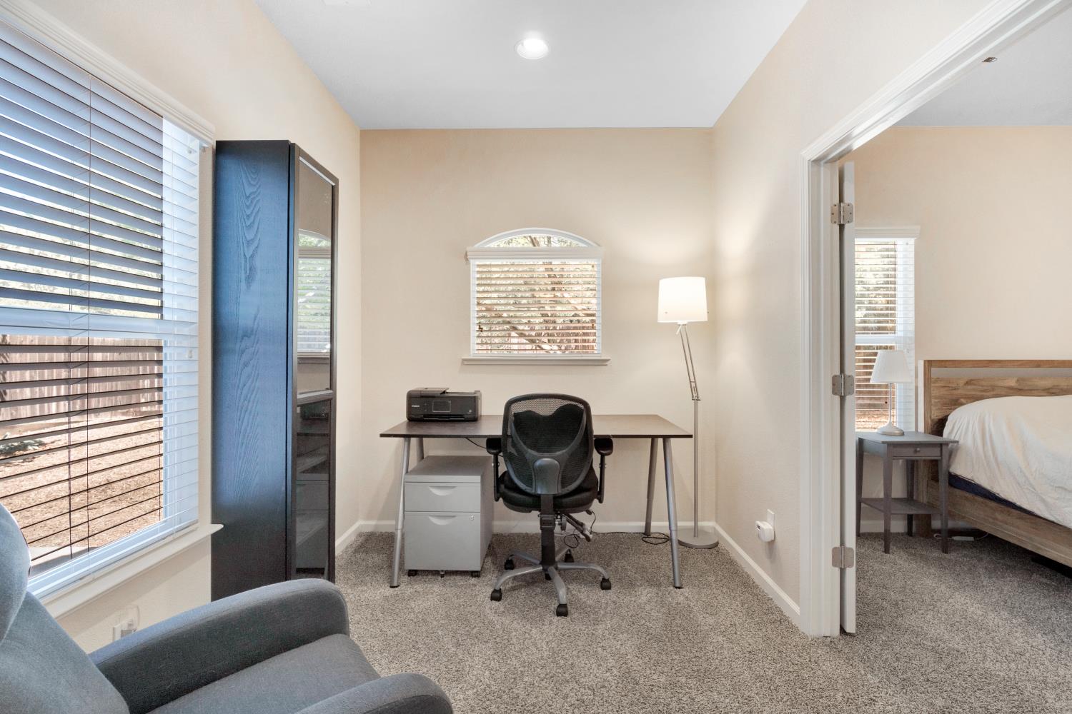 1138 E Pinehurst Ave, Fresno, CA 93730