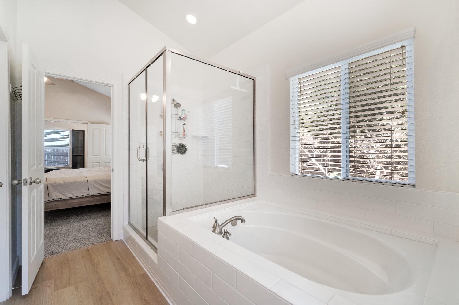1138 E Pinehurst Ave, Fresno, CA 93730