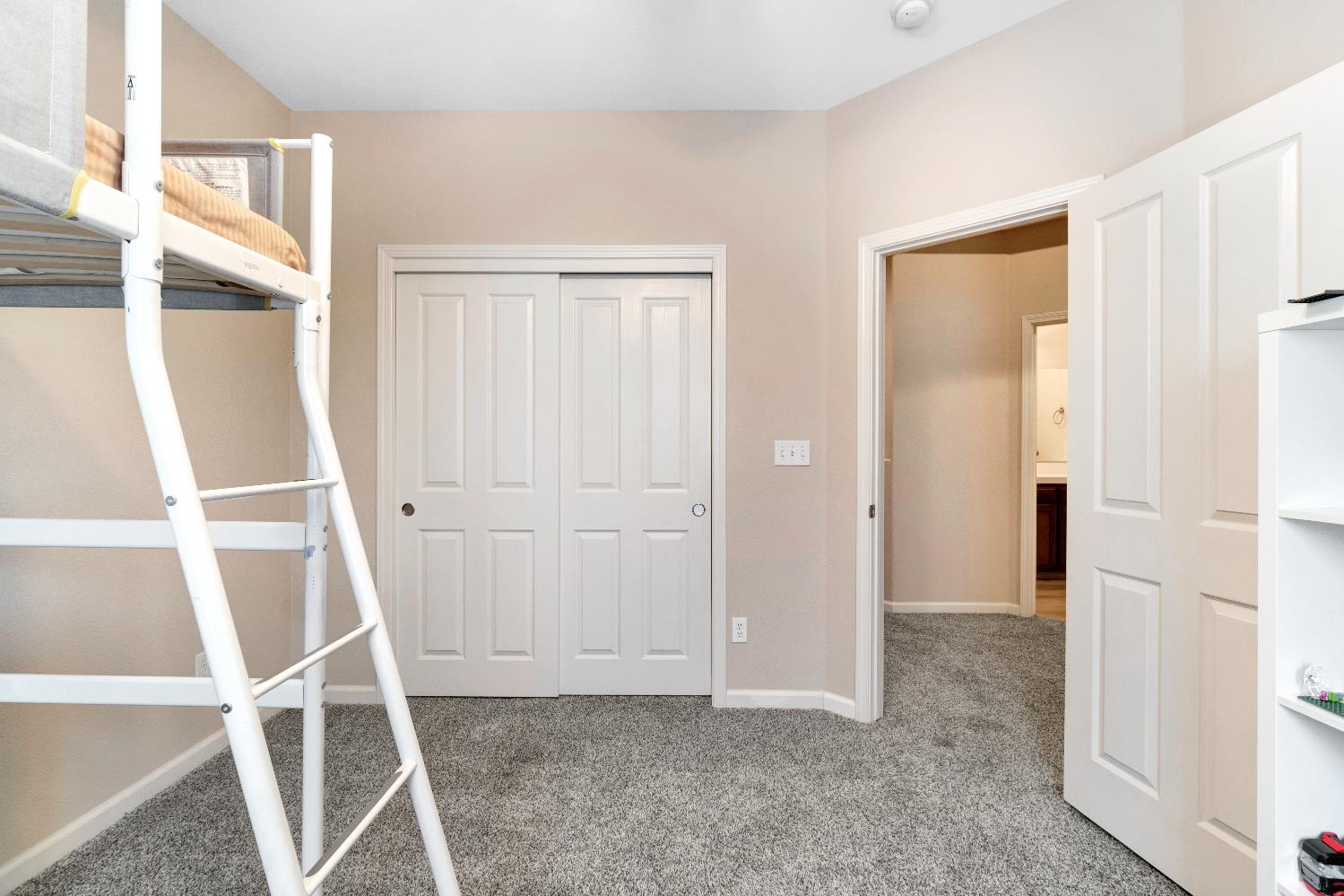 1138 E Pinehurst Ave, Fresno, CA 93730