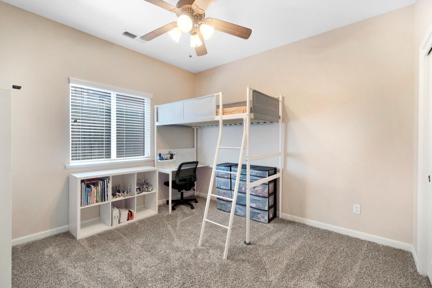 1138 E Pinehurst Ave, Fresno, CA 93730