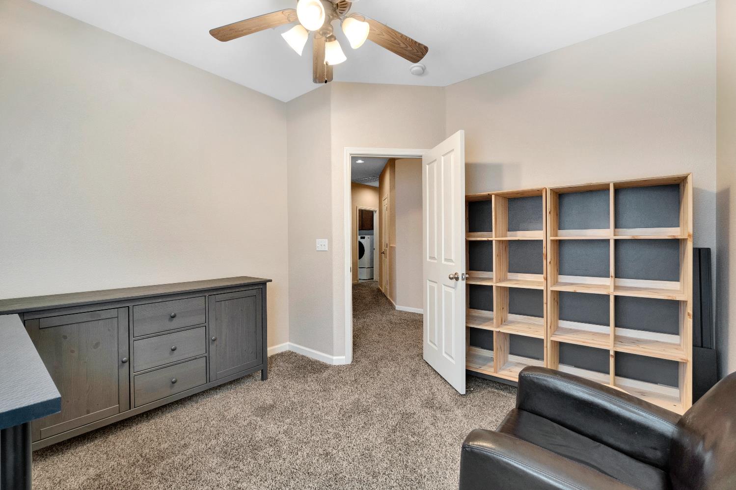 1138 E Pinehurst Ave, Fresno, CA 93730