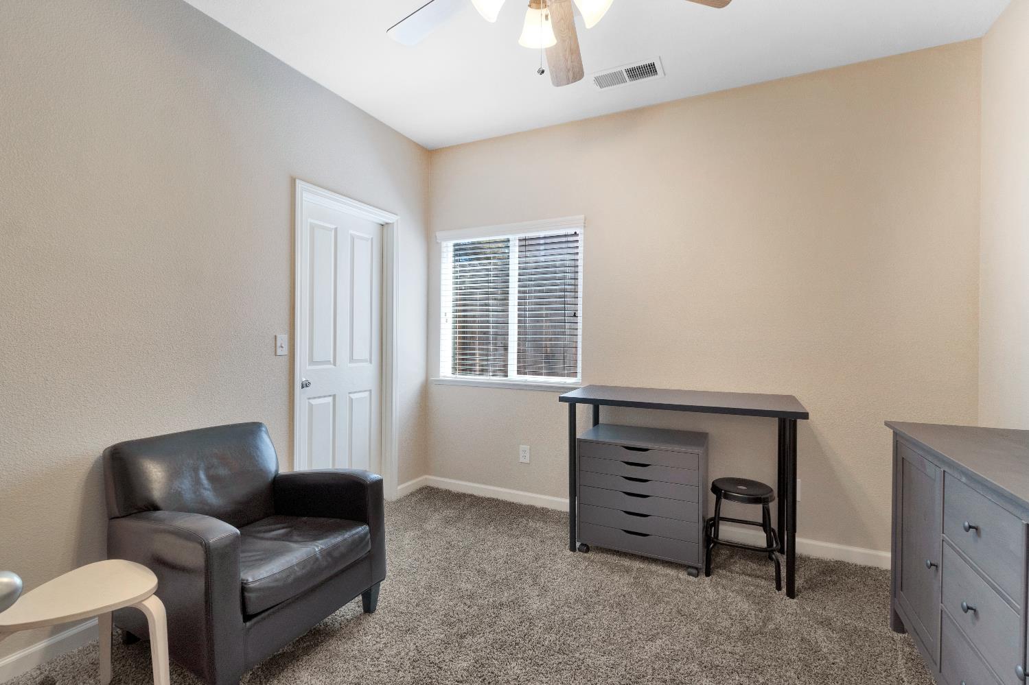 1138 E Pinehurst Ave, Fresno, CA 93730