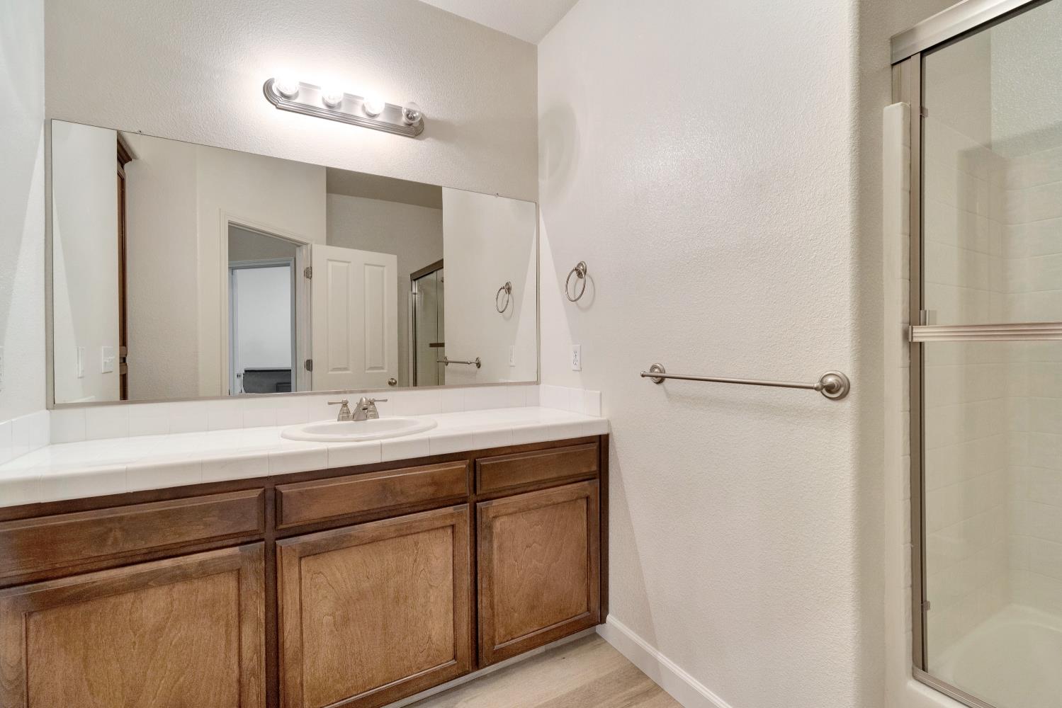 1138 E Pinehurst Ave, Fresno, CA 93730