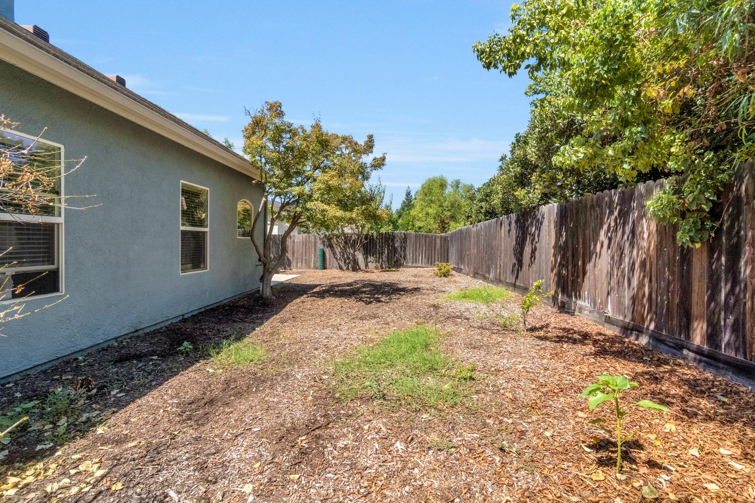 1138 E Pinehurst Ave, Fresno, CA 93730