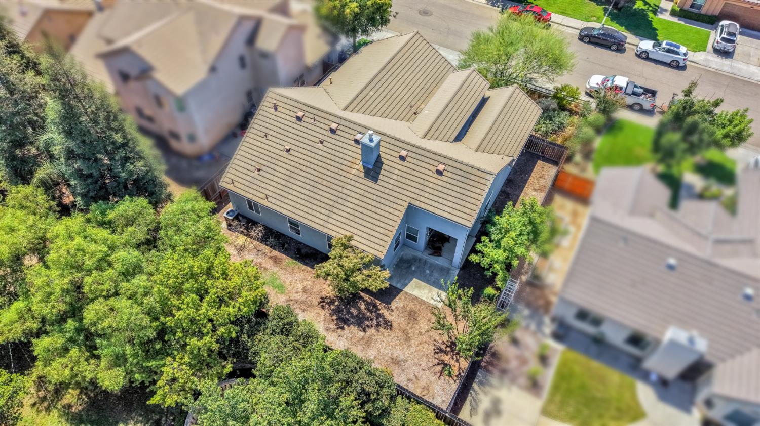 1138 E Pinehurst Ave, Fresno, CA 93730