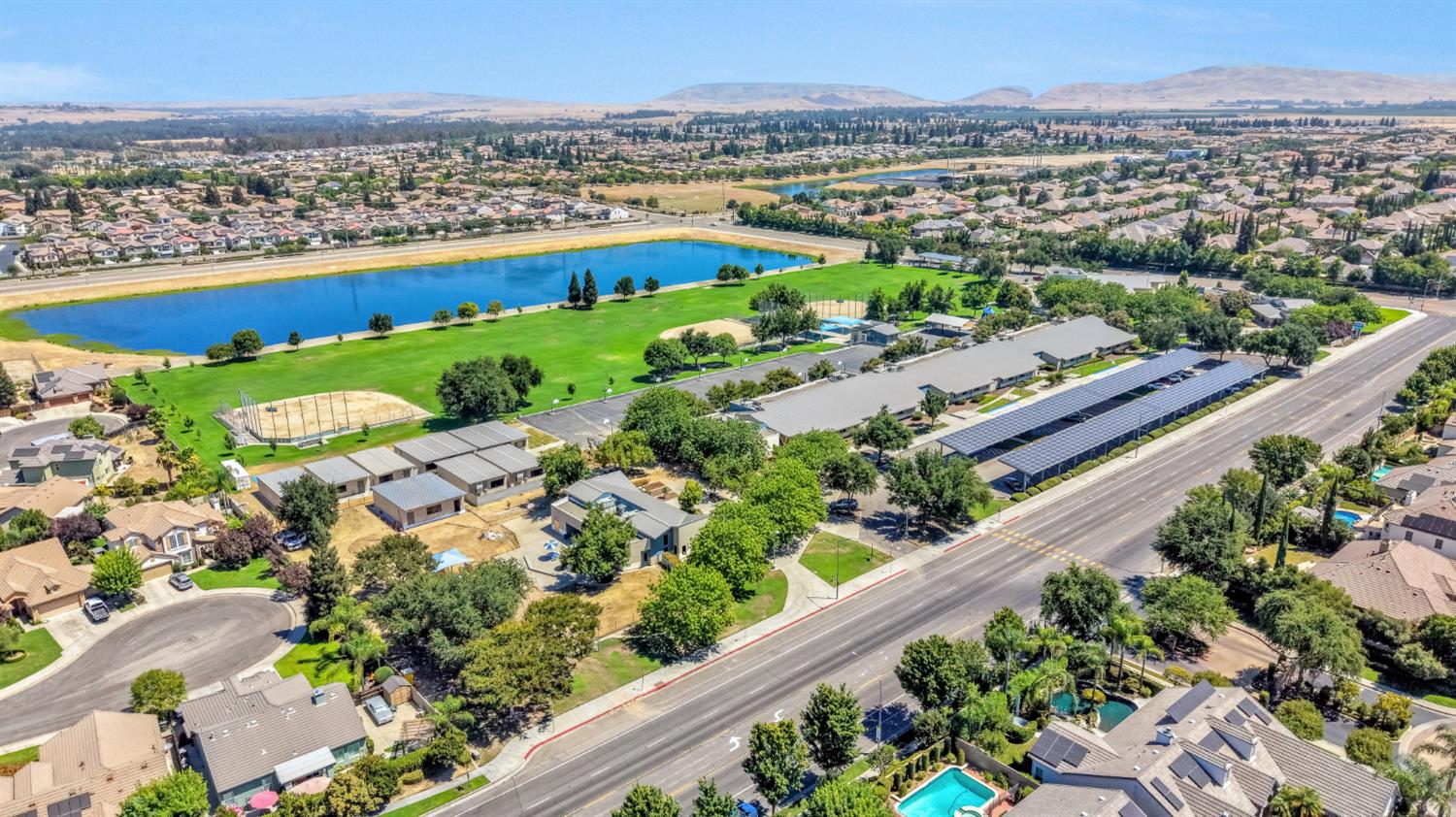 1138 E Pinehurst Ave, Fresno, CA 93730