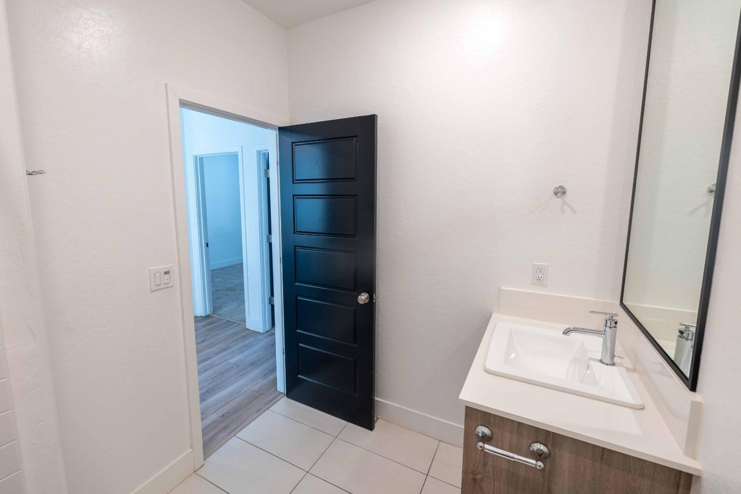 10973 N Blackberry Dr, Fresno, CA 93730