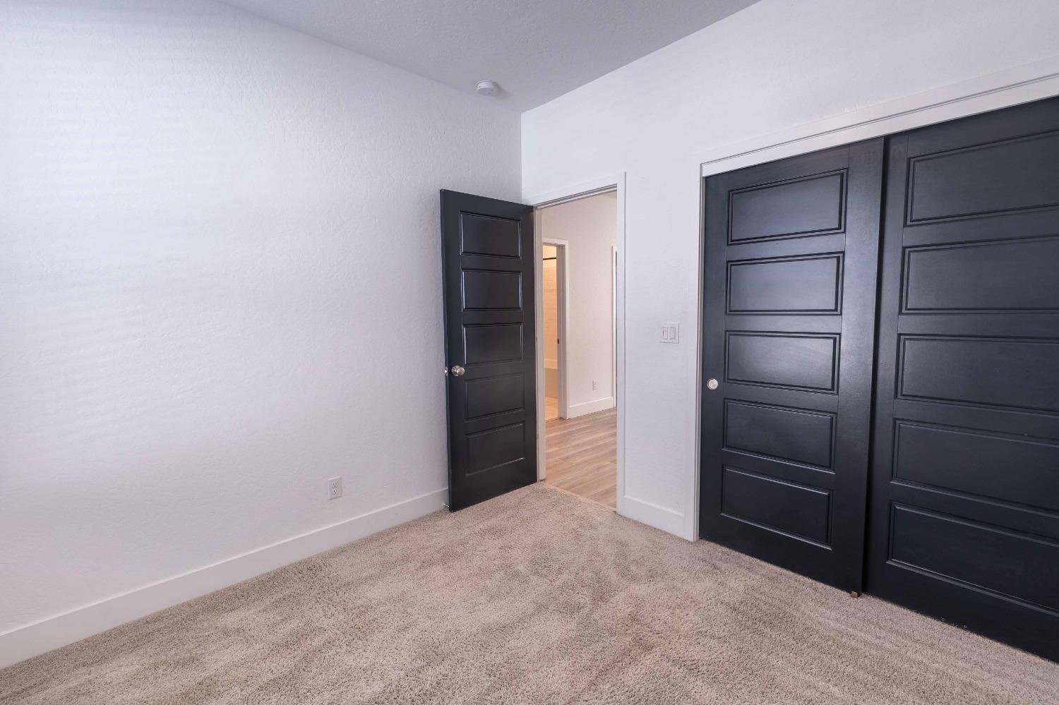 10973 N Blackberry Dr, Fresno, CA 93730
