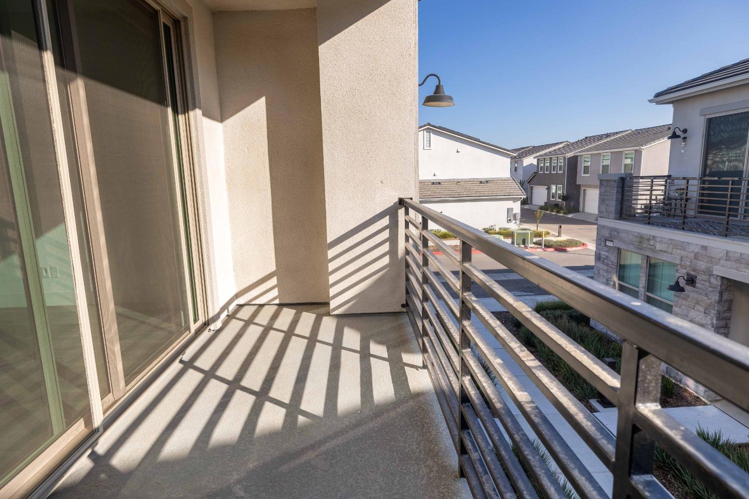10973 N Blackberry Dr, Fresno, CA 93730