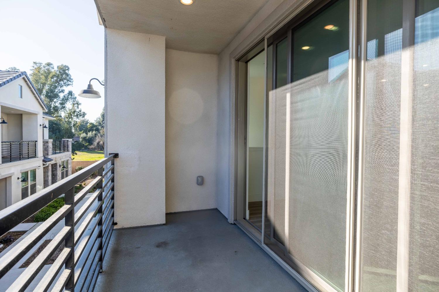 10973 N Blackberry Dr, Fresno, CA 93730