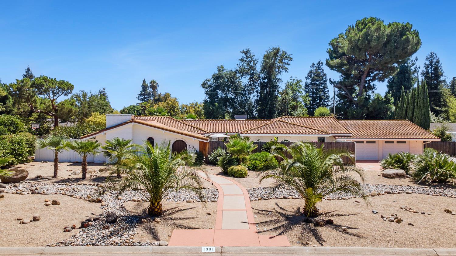 1381 E Revere Rd, Fresno, CA 93720