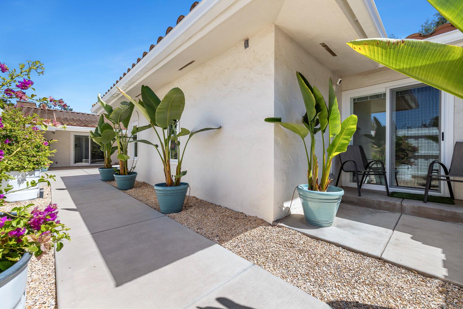 1381 E Revere Rd, Fresno, CA 93720