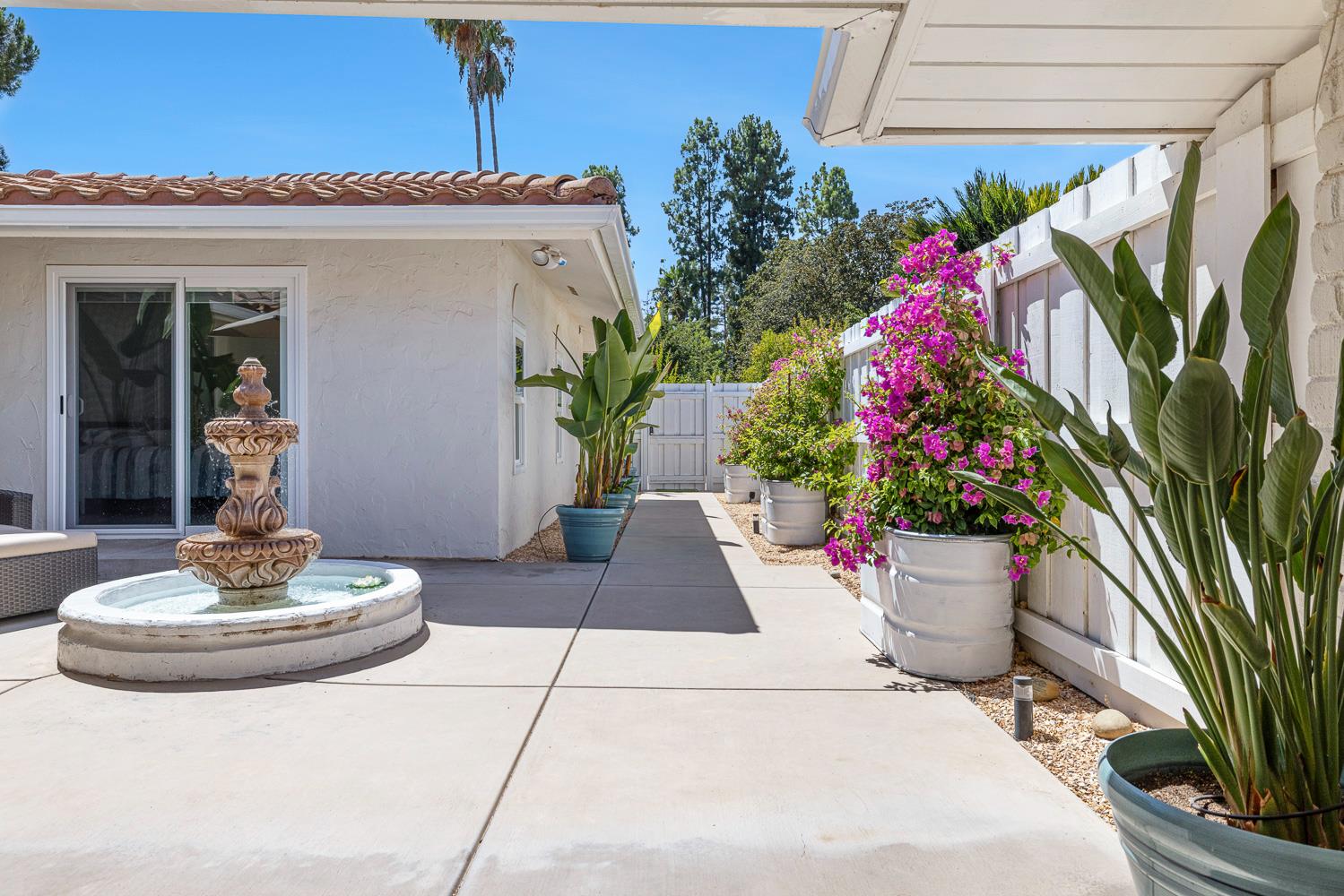 1381 E Revere Rd, Fresno, CA 93720