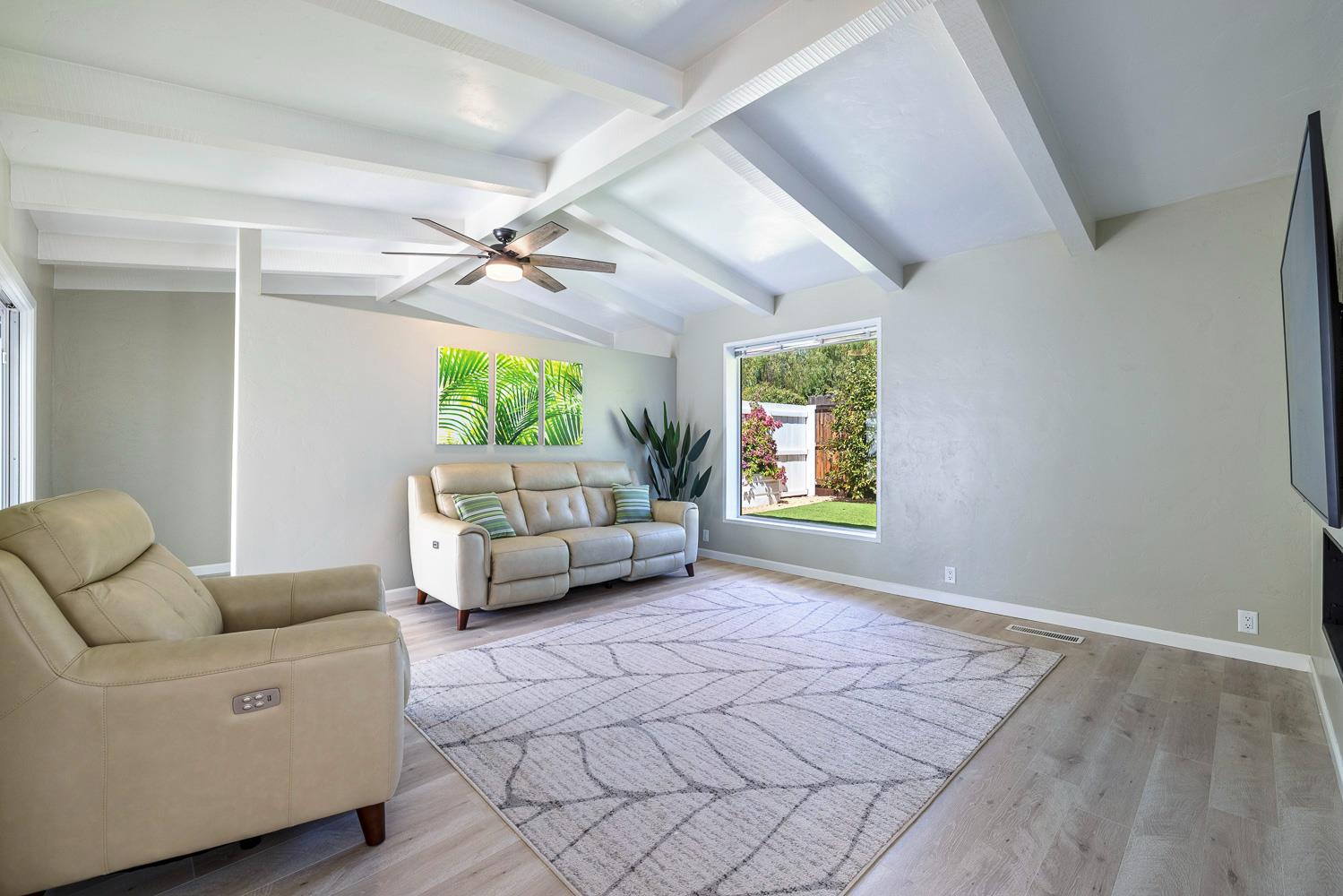 1381 E Revere Rd, Fresno, CA 93720