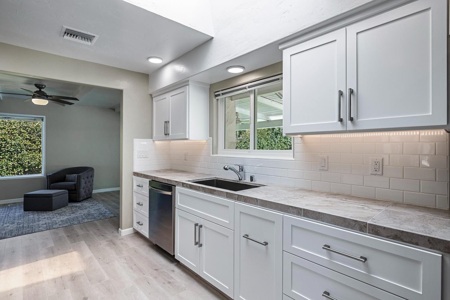 1381 E Revere Rd, Fresno, CA 93720